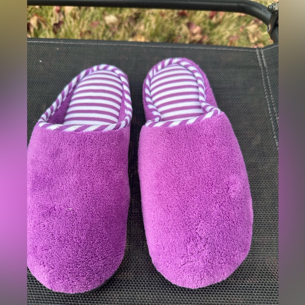 BeverlyRock Woman’s slippers Size 7.5-8